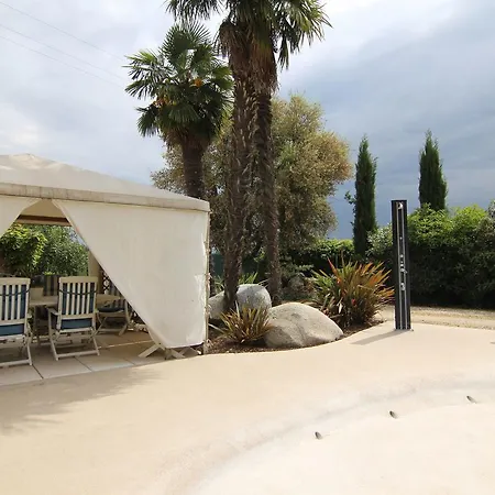 Vakantiehuis Alluring Holiday In With Pool
