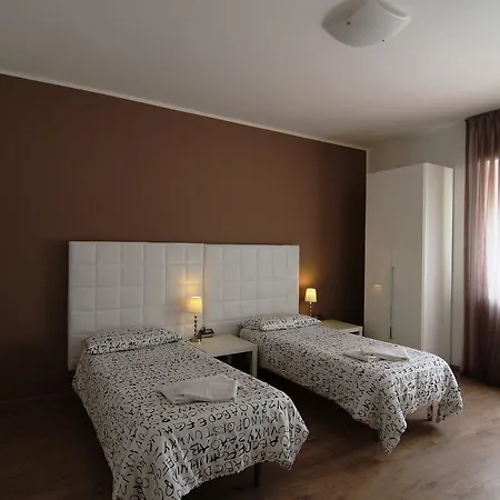 Alluring Holiday In With Pool Vakantiehuis Monteforte dʼAlpone
