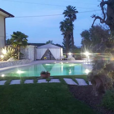 Vakantiehuis Alluring Holiday In With Pool