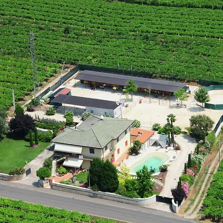 Vakantiehuis Alluring Holiday In With Pool *